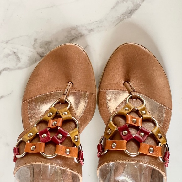 Sofft tan leather thong sandal with multi-color detail 7.5 - Picture 9 of 10